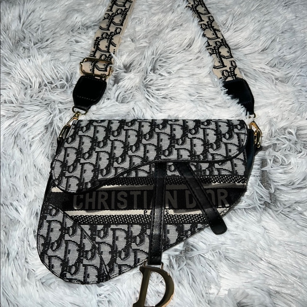 Hand bag